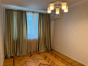 Satılır 3 otaqlı 100 m2 köhnə tikili Memar Əcəmi m.