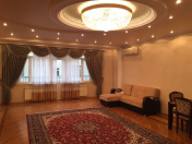 Satılır 4 otaqlı 200 m2 yeni tikili Nizami m.
