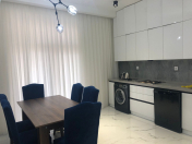 Satılır 4 otaqlı 170 m2 yeni tikili Ağ şəhər