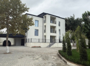 Satılır 16 otaqlı 680 m2 həyət evi Novxanı