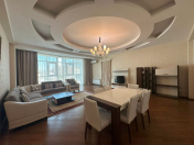 İcarəyə verilir 4 otaqlı 220 m2 yeni tikili 28 May m.