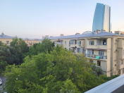 İcarəyə verilir 2 otaqlı 65 m2 köhnə tikili Şah İsmayıl Xətai m.