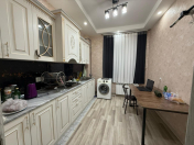 Satılır 2 otaqlı 75 m2 yeni tikili Bakıxanov