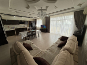 Satılır 4 otaqlı 150 m2 yeni tikili 8 Noyabr m.