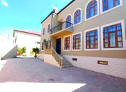 Satılır 7 otaqlı 454 m2 həyət evi Binə
