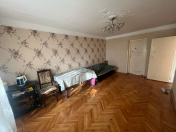 İcarəyə verilir 2 otaqlı 65 m2 köhnə tikili Elmlər Akademiyası m.