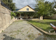 Satılır 3 otaqlı 100 m2 həyət evi Şəki