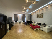 Satılır 3 otaqlı 160 m2 yeni tikili Gənclik m.