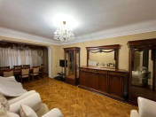 İcarəyə verilir 3 otaqlı 90 m2 köhnə tikili İzmir parkı