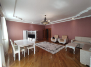 İcarəyə verilir 3 otaqlı 140 m2 yeni tikili Nizami m.