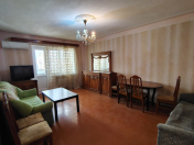 Satılır 4 otaqlı 120 m2 köhnə tikili Gənclik m.