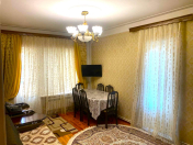 Satılır 4 otaqlı 110 m2 köhnə tikili Gənclik m.