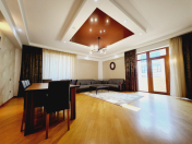 Satılır 3 otaqlı 130 m2 yeni tikili 28 May m.