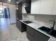 Satılır 3 otaqlı 100 m2 yeni tikili 28 May m.