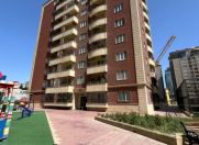 Satılır 4 otaqlı 185 m2 yeni tikili 28 May m.