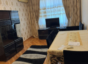 Satılır 2 otaqlı 60 m2 köhnə tikili Xalqlar Dostluğu m.