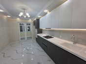 Satılır 4 otaqlı 95 m2 köhnə tikili Xalqlar Dostluğu m.