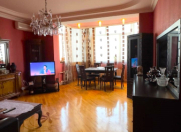 Satılır 4 otaqlı 150 m2 yeni tikili İnşaatçılar m.