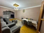 Satılır 4 otaqlı 110 m2 köhnə tikili Yeni Yasamal