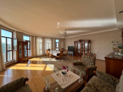 Satılır 4 otaqlı 192 m2 yeni tikili Şah İsmayıl Xətai m.