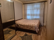 Satılır 3 otaqlı 80 m2 köhnə tikili Qara Qarayev m.