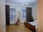 Satılır 5 otaqlı 240 m2 həyət evi Bakıxanov