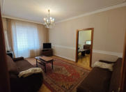 Satılır 5 otaqlı 140 m2 köhnə tikili Xalqlar Dostluğu m.