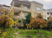 Satılır 15 otaqlı 700 m2 həyət evi Qara Qarayev m.