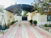 Satılır 4 otaqlı 130 m2 həyət evi Bakıxanov