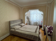 Satılır 2 otaqlı 65 m2 köhnə tikili Həzi Aslanov m.