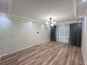 Satılır 3 otaqlı 75 m2 köhnə tikili Xalqlar Dostluğu m.