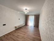 Satılır 2 otaqlı 42 m2 yeni tikili Xalqlar Dostluğu m.