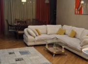 İcarəyə verilir 3 otaqlı 134 m2 yeni tikili Nizami m.