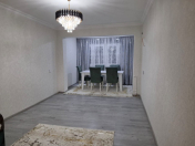 Satılır 3 otaqlı 74 m2 köhnə tikili Xalqlar Dostluğu m.