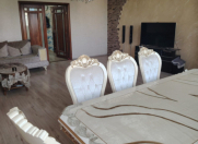 Satılır 4 otaqlı 120 m2 köhnə tikili İnşaatçılar m.