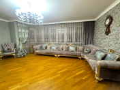 Satılır 4 otaqlı 200 m2 yeni tikili Azadlıq prospekti m.