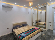 İcarəyə verilir 5 otaqlı 200 m2 yeni tikili 8 Noyabr m.