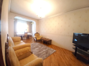 Satılır 3 otaqlı 80 m2 köhnə tikili Şah İsmayıl Xətai m.