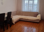 Satılır 3 otaqlı 80 m2 köhnə tikili Xalqlar Dostluğu m.