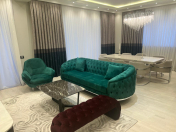 Satılır 4 otaqlı 190 m2 yeni tikili Ağ şəhər