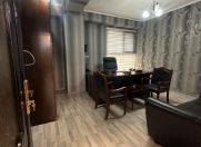 Satılır 3 otaqlı 115 m2 ofis Memar Əcəmi m.