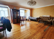 Satılır 4 otaqlı 110 m2 köhnə tikili Xalqlar Dostluğu m.