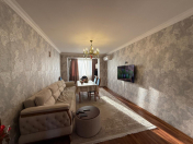 Satılır 3 otaqlı 90 m2 köhnə tikili Gənclik m.