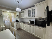 Satılır 3 otaqlı 77 m2 köhnə tikili Gənclik m.