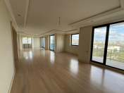 Satılır 7 otaqlı 485 m2 yeni tikili Gənclik m.