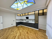 Satılır 3 otaqlı 140 m2 yeni tikili Şah İsmayıl Xətai m.