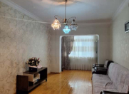 Satılır 3 otaqlı 90 m2 köhnə tikili 9 mkr