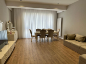 İcarəyə verilir 4 otaqlı 176 m2 yeni tikili Nizami r.