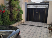 İcarəyə verilir 5 otaqlı 200 m2 həyət evi İnşaatçılar m.