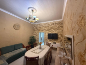 Satılır 2 otaqlı 70 m2 köhnə tikili Sahil m.